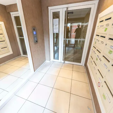 Apartamento T2-10 Min De La *